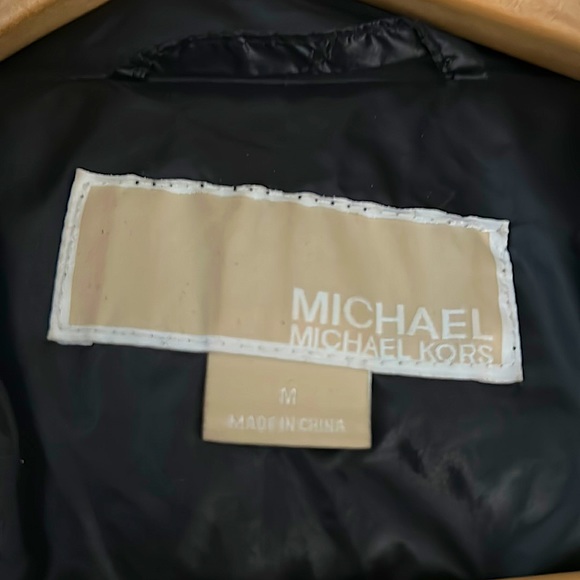 Michael Kors Stylish Black Puffy Jacket Coat **Size M** 🧥🧥 - Picture 5 of 5